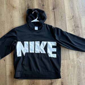 Nike Black and White Pullover Hoodie. Mens like new.